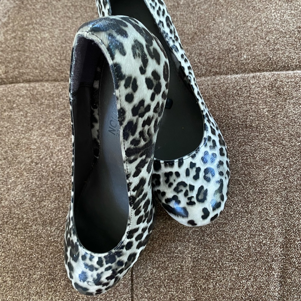 KENNETH COLE REACTION HIGH HEEEL SHOES